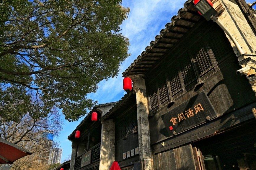 逃出神秘石堡